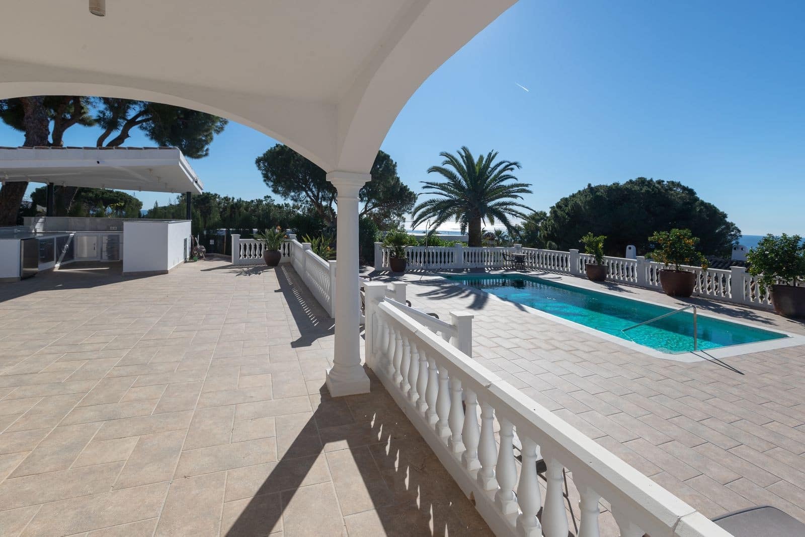 3 bedroom Villa for sale in Marbella with pool garage - € 3,750,000 (Ref: 9341067)