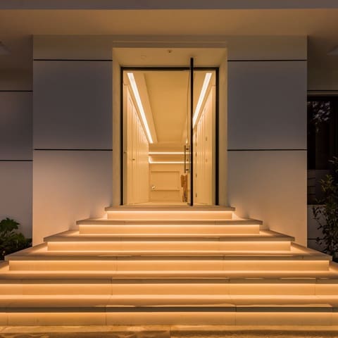 6 sovrum Villa till salu i Guadalmina Alta, Marbella med pool garage - 3 250 000 € (Ref: 9341069)