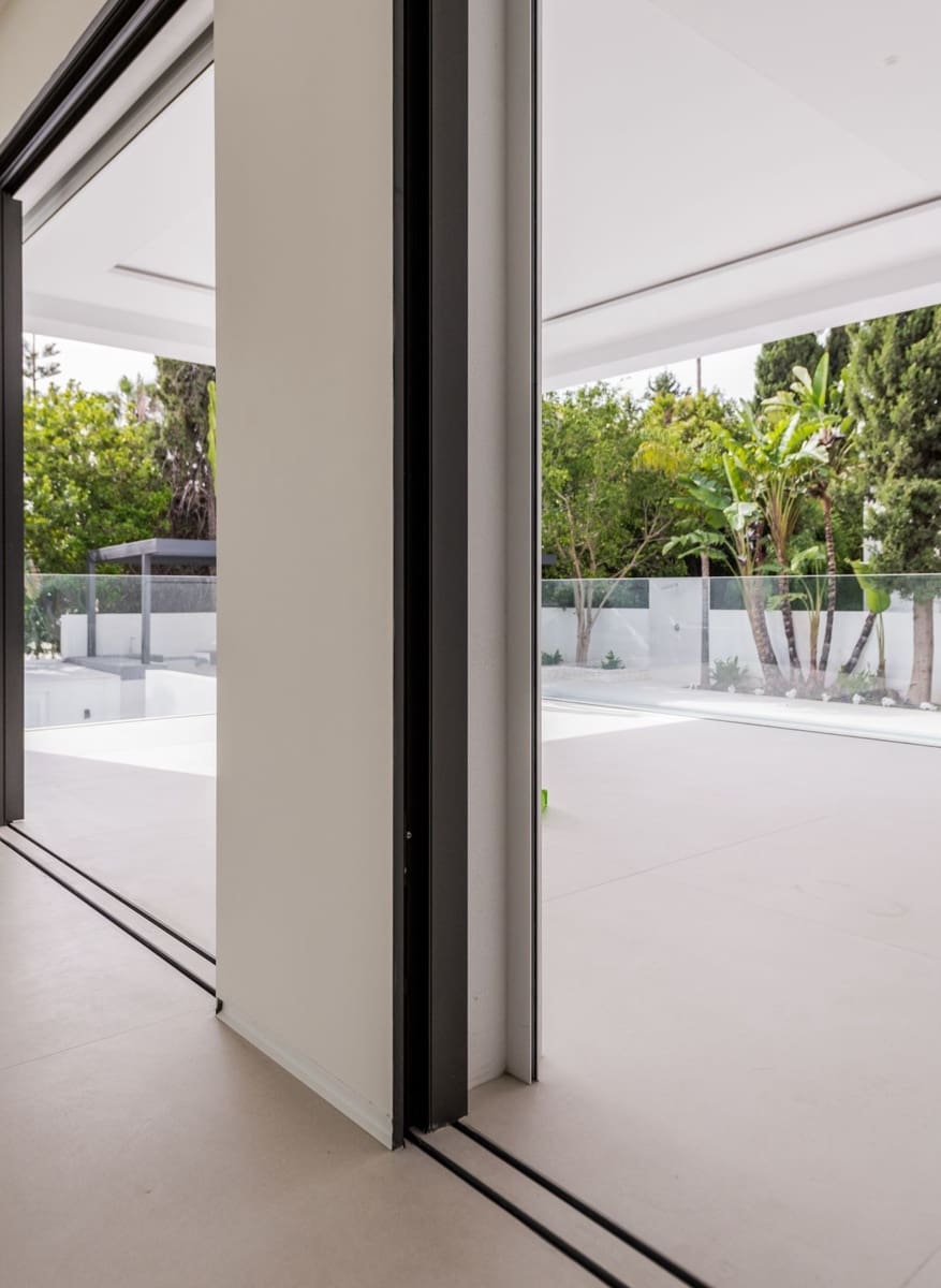 6 sovrum Villa till salu i Guadalmina med pool garage - 3 250 000 € (Ref: 9341069)