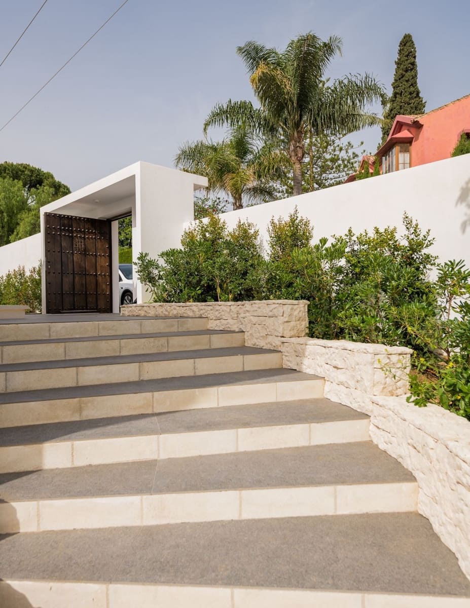 6 sovrum Villa till salu i Guadalmina med pool garage - 3 250 000 € (Ref: 9341069)