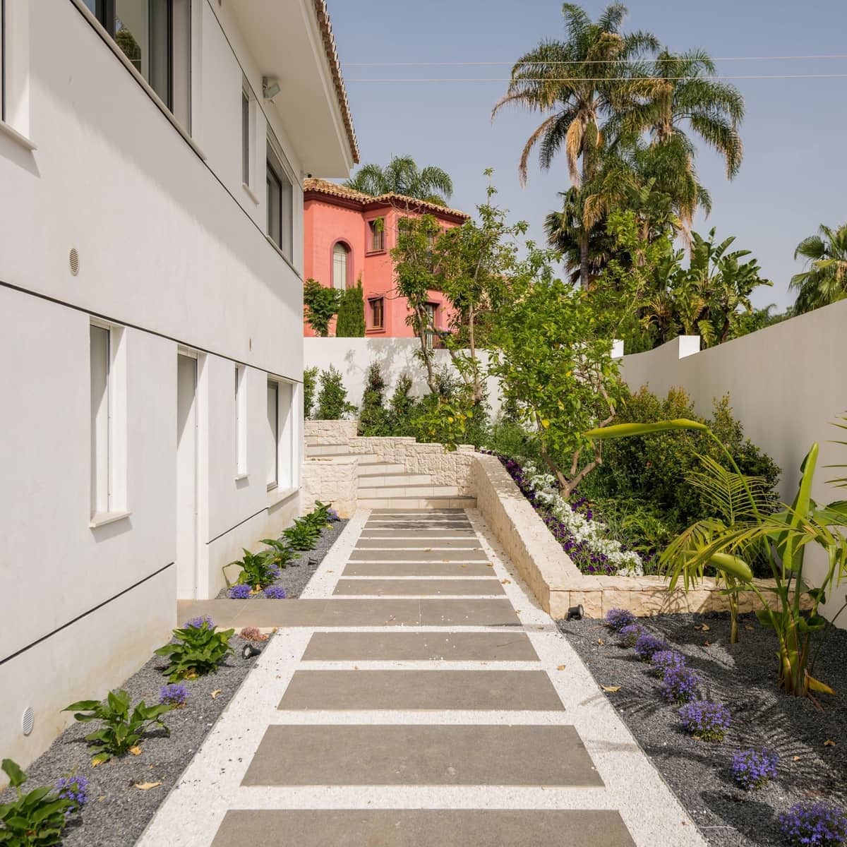 6 sovrum Villa till salu i Guadalmina med pool garage - 3 250 000 € (Ref: 9341069)