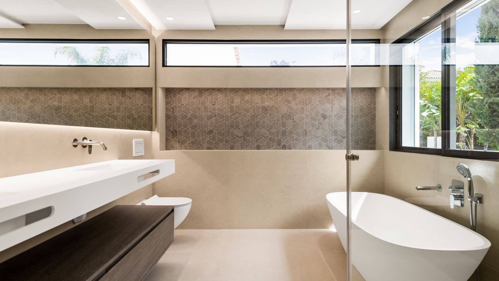 6 sovrum Villa till salu i Guadalmina med pool garage - 3 250 000 € (Ref: 9341069)