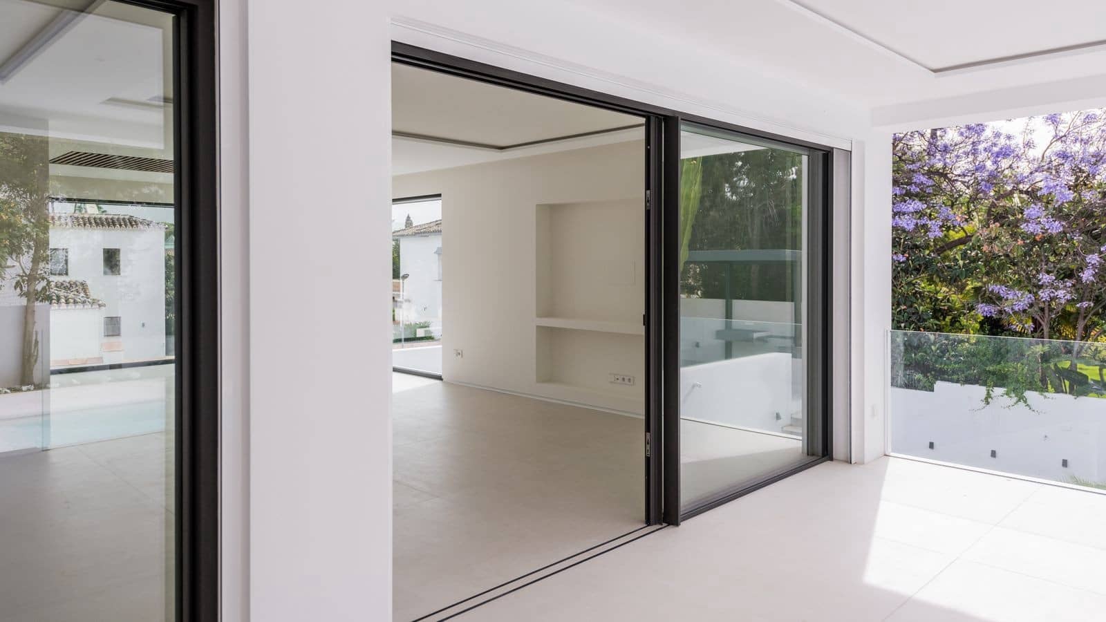 6 sovrum Villa till salu i Guadalmina med pool garage - 3 250 000 € (Ref: 9341069)