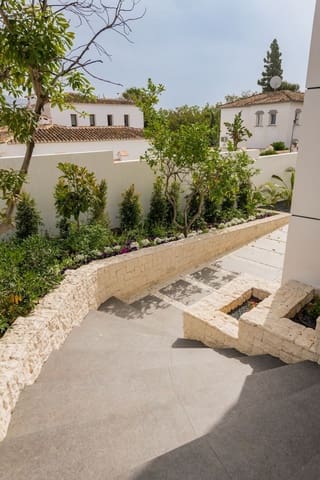 6 sypialnia Willa na sprzedaż w Guadalmina Alta, Marbella z basenem garażem - 2 995 000 € (Ref: 9341069)