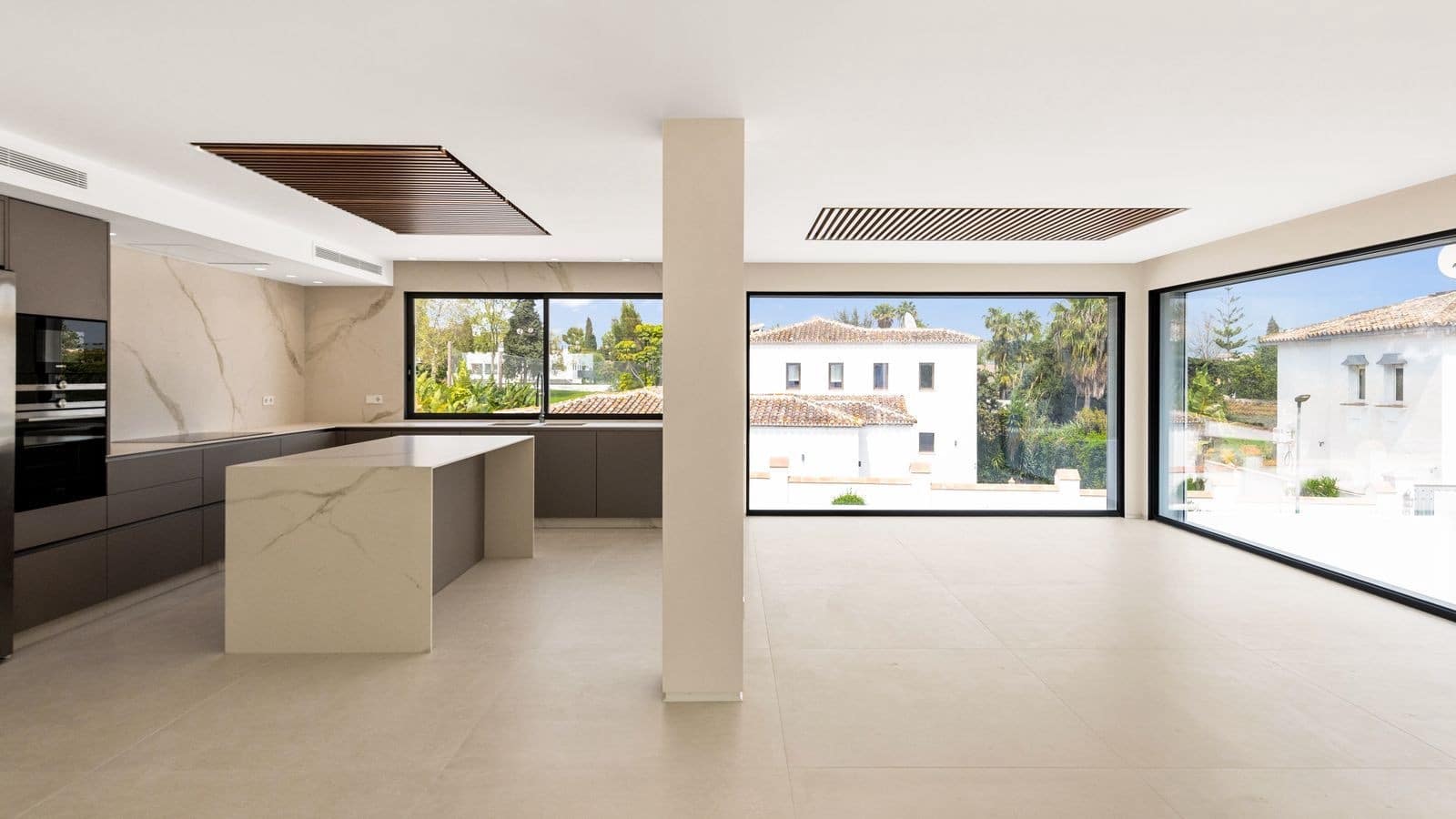 6 bedroom Villa for sale in Guadalmina with pool garage - € 2,995,000 (Ref: 9341069)