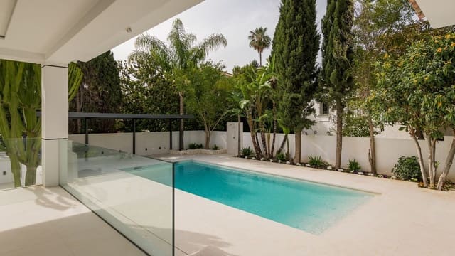 6 sypialnia Willa na sprzedaż w Guadalmina Alta, Marbella z basenem garażem - 2 995 000 € (Ref: 9341069)