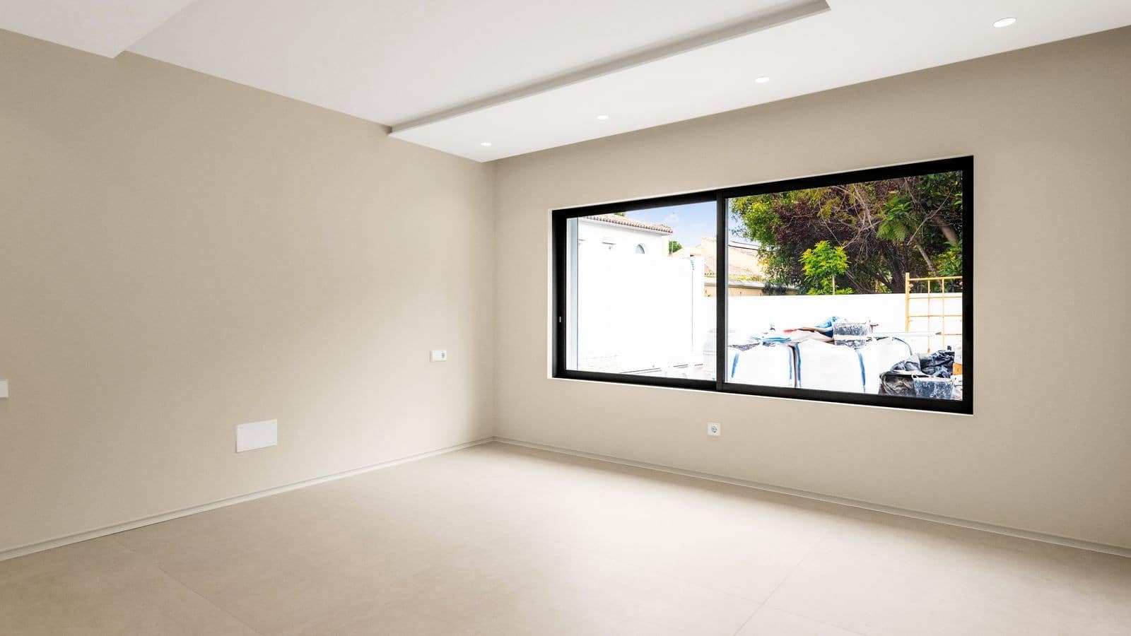 6 bedroom Villa for sale in Guadalmina with pool garage - € 2,995,000 (Ref: 9341069)