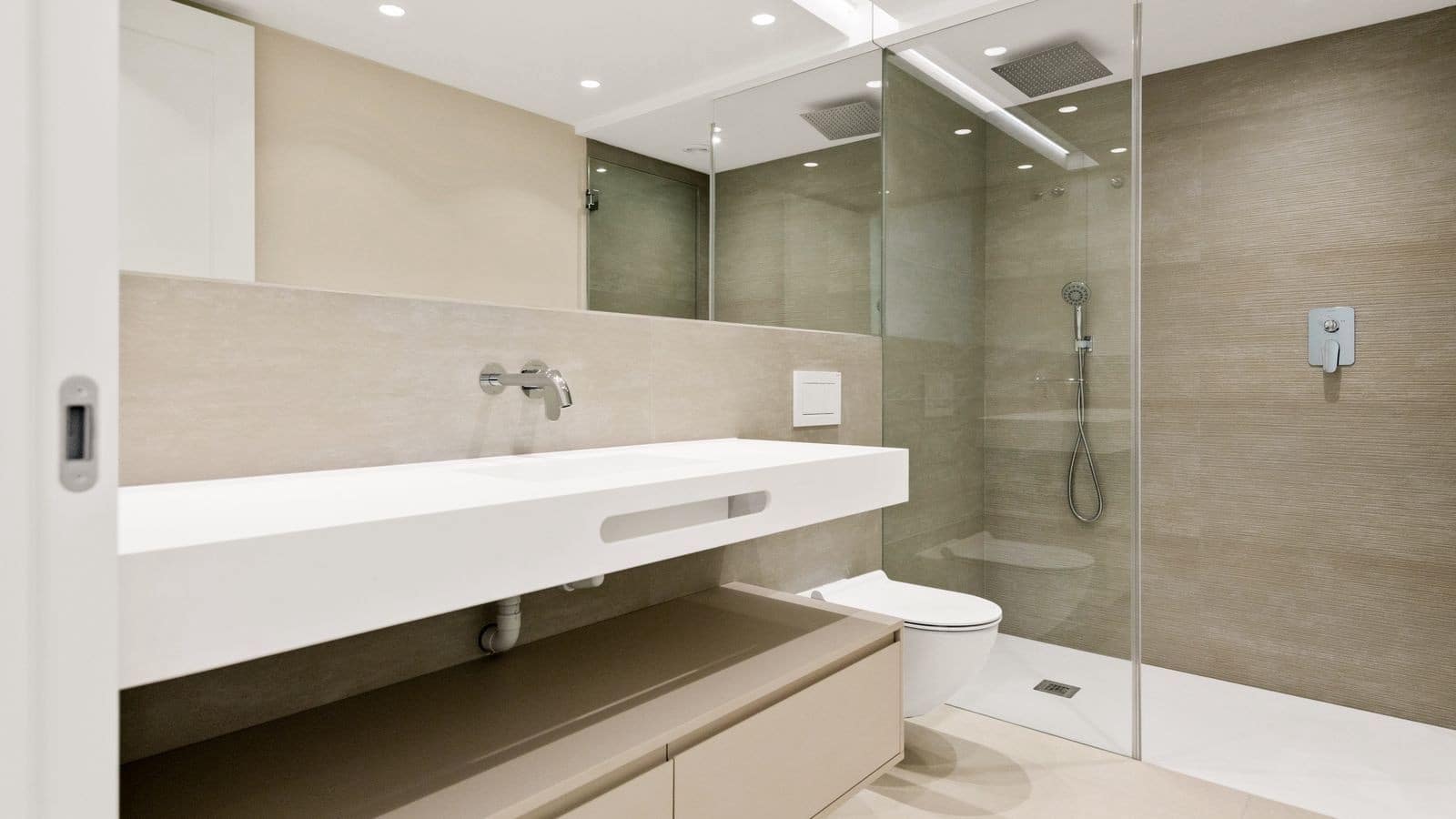 6 bedroom Villa for sale in Guadalmina with pool garage - € 2,995,000 (Ref: 9341069)