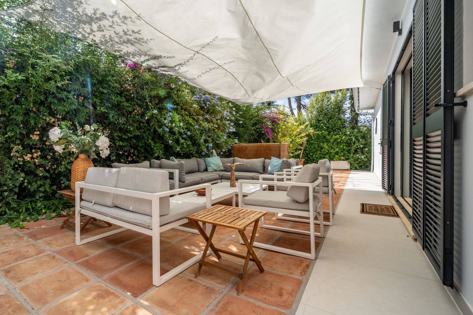 5 bedroom Villa for sale in Marbella with pool garage - € 3,475,000 (Ref: 9341070)