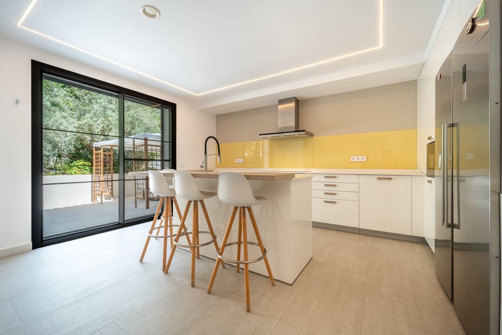 5 bedroom Villa for sale in Marbella with pool garage - € 3,475,000 (Ref: 9341070)