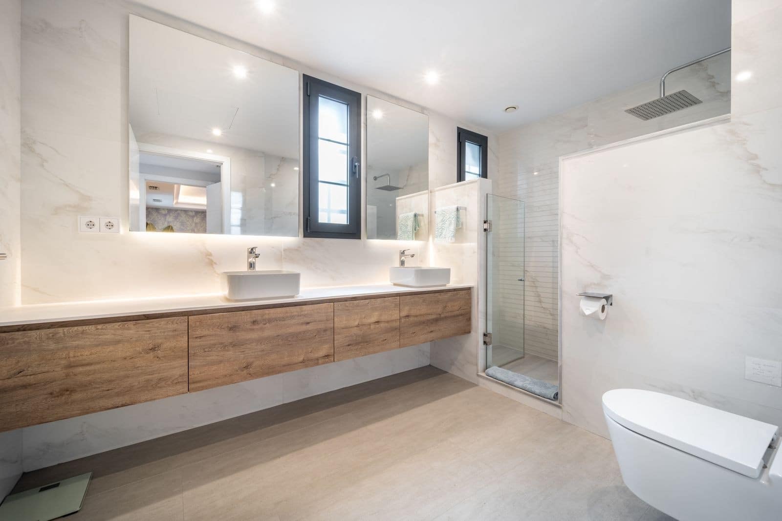 5 bedroom Villa for sale in Marbella with pool garage - € 3,475,000 (Ref: 9341070)