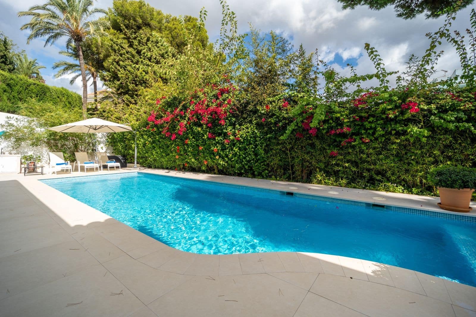 5 bedroom Villa for sale in Marbella with pool garage - € 3,475,000 (Ref: 9341070)