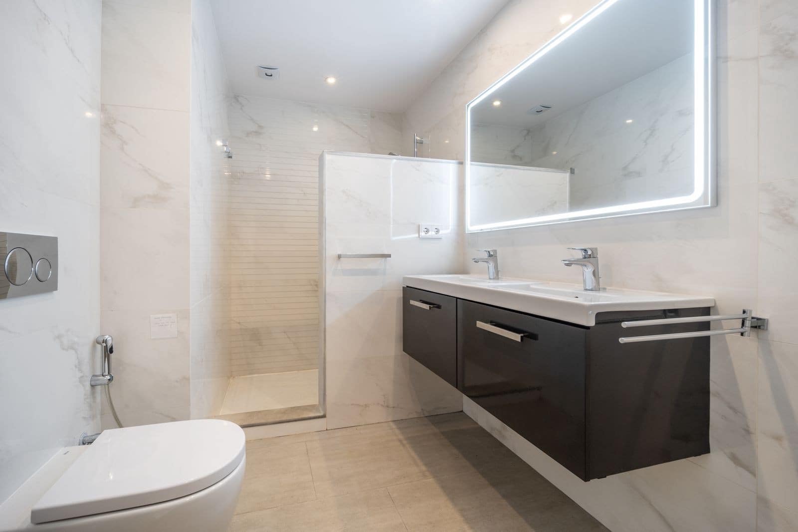 5 bedroom Villa for sale in Marbella with pool garage - € 3,475,000 (Ref: 9341070)
