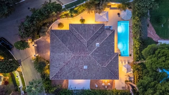 5 bedroom Villa for sale in Marbella with pool garage - € 3,475,000 (Ref: 9341070)