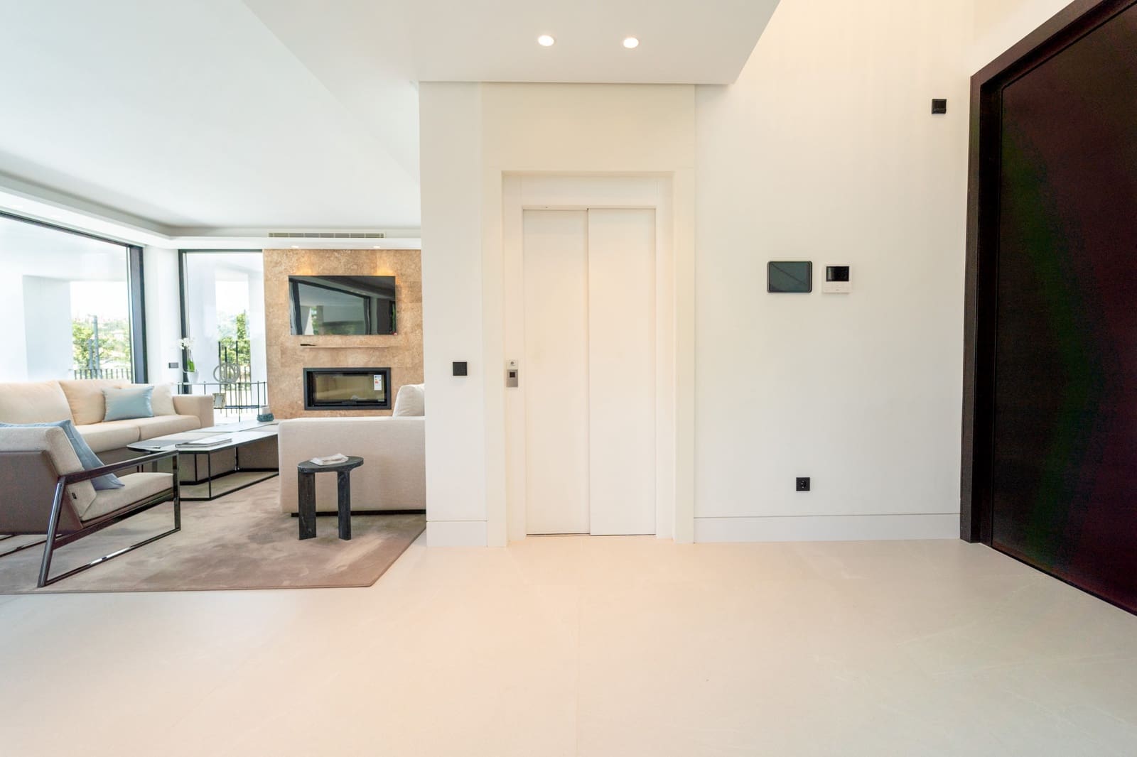 5 sypialnia Willa na sprzedaż w Nueva Andalucia z basenem garażem - 4 700 000 € (Ref: 9343100)