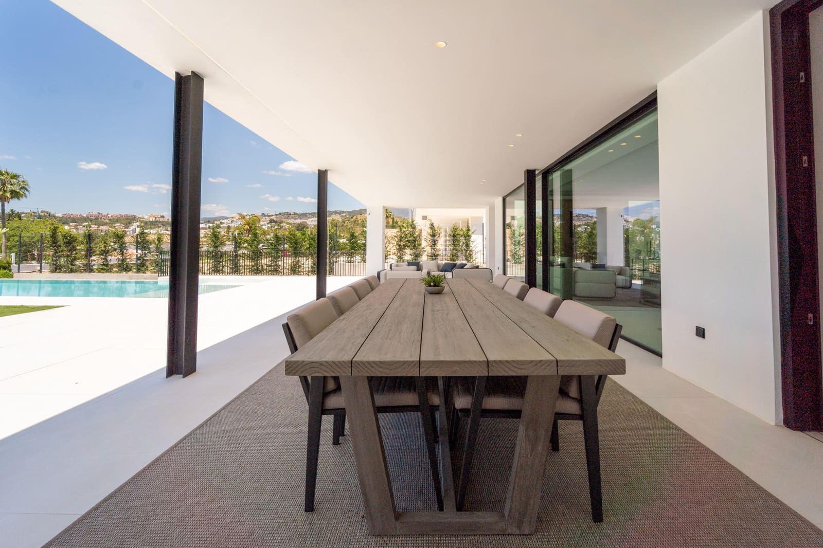 5 sypialnia Willa na sprzedaż w Nueva Andalucia z basenem garażem - 4 700 000 € (Ref: 9343100)