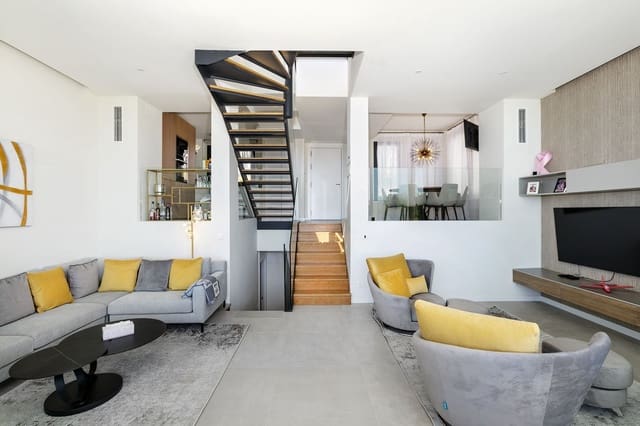 3 sypialnia Dom na sprzedaż w Marbella z basenem garażem - 1 400 000 € (Ref: 9344515)