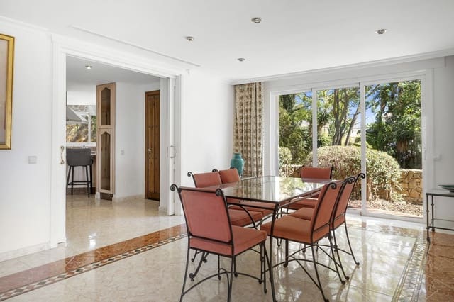 5 sypialnia Willa na sprzedaż w Marbella z basenem garażem - 1 995 000 € (Ref: 9347034)