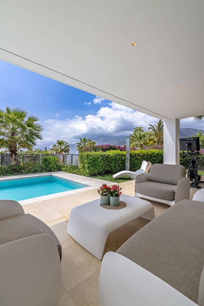 4 sovrum Villa till salu i Marbella med pool garage - 2 700 000 € (Ref: 9349243)