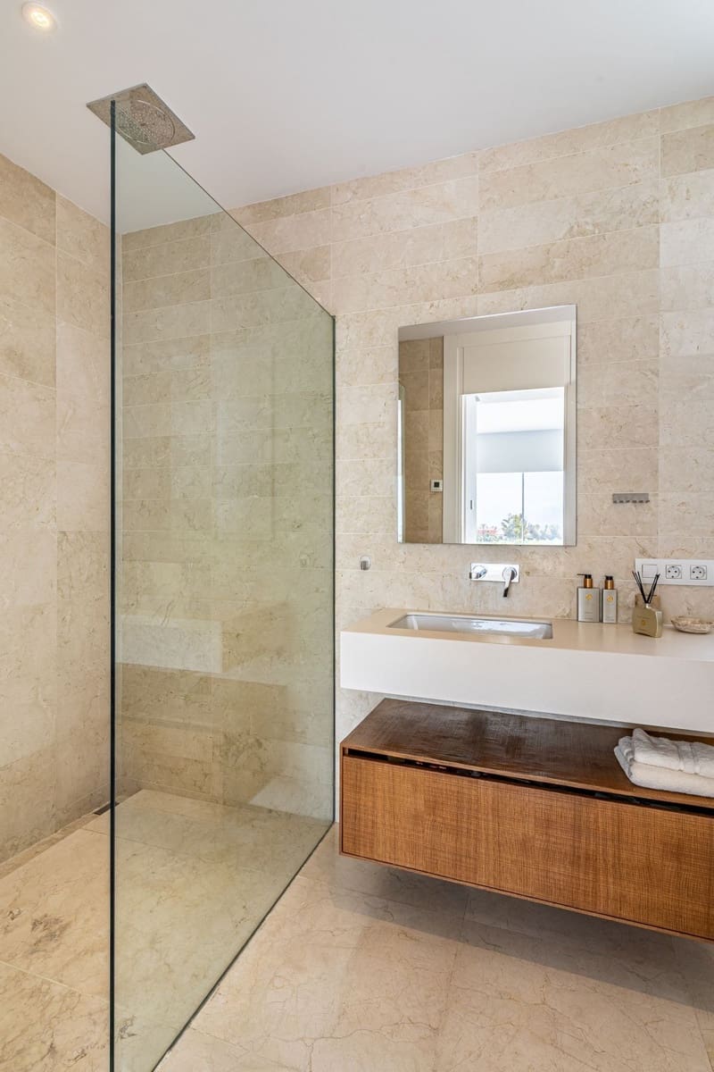 4 sovrum Villa till salu i Marbella med pool garage - 2 700 000 € (Ref: 9349243)