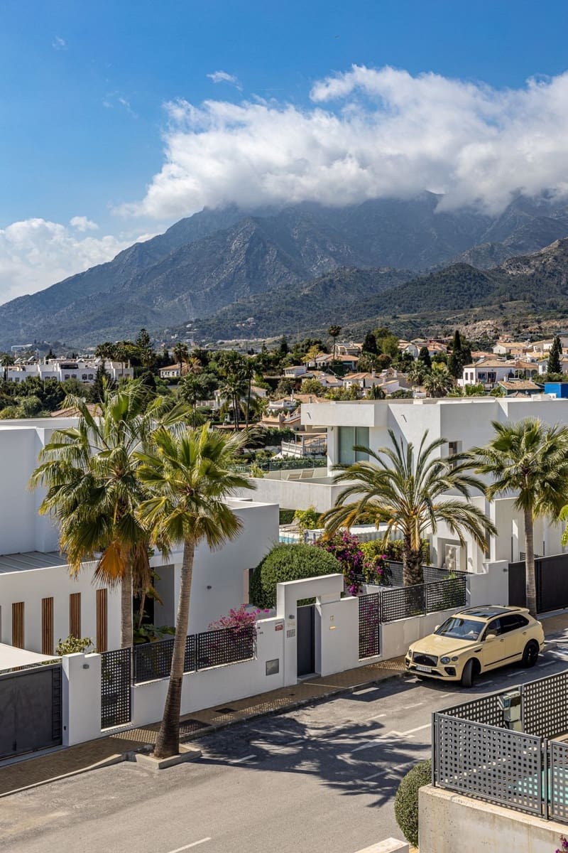 4 sovrum Villa till salu i Marbella med pool garage - 2 700 000 € (Ref: 9349243)