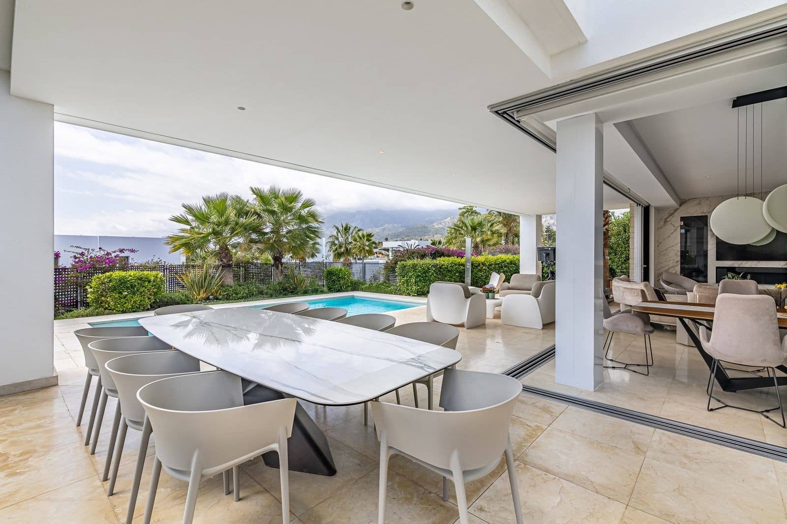 4 sovrum Villa till salu i Marbella med pool garage - 2 700 000 € (Ref: 9349243)