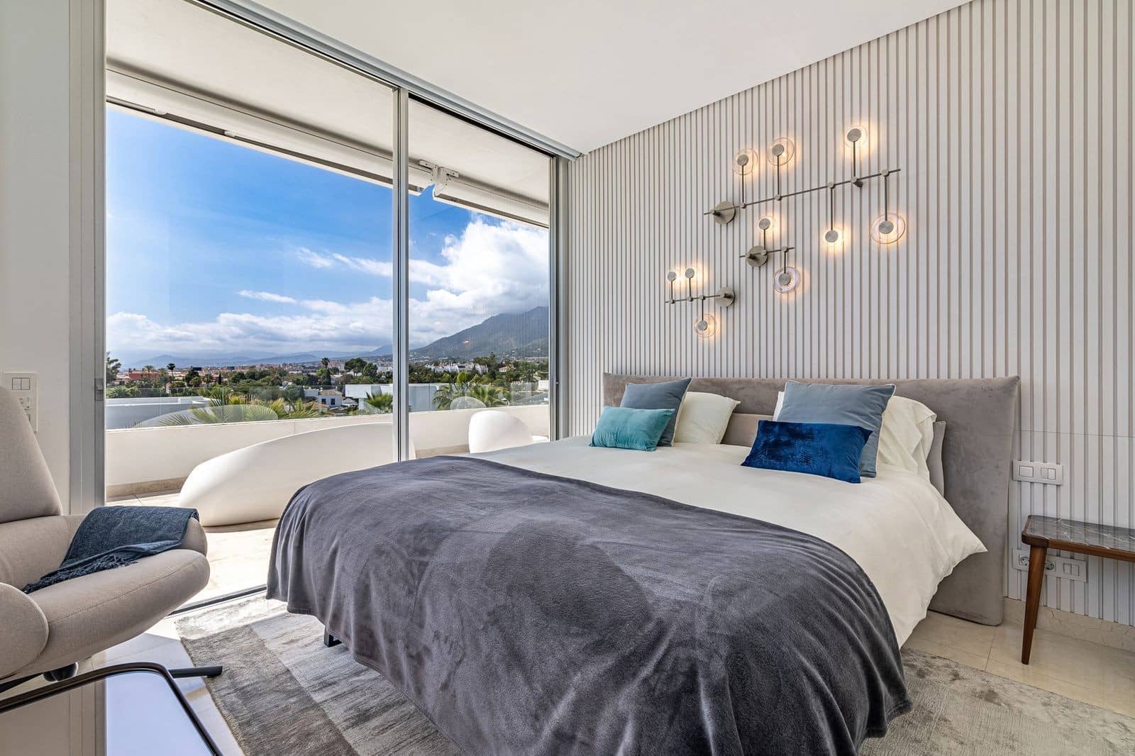 4 sovrum Villa till salu i Marbella med pool garage - 2 700 000 € (Ref: 9349243)