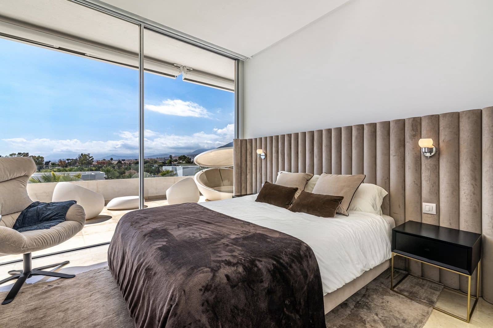 4 sovrum Villa till salu i Marbella med pool garage - 2 700 000 € (Ref: 9349243)