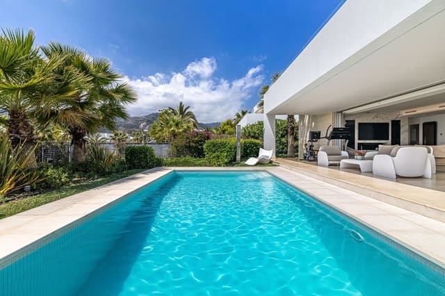 4 sovrum Villa till salu i Marbella med pool garage - 2 700 000 € (Ref: 9349243)