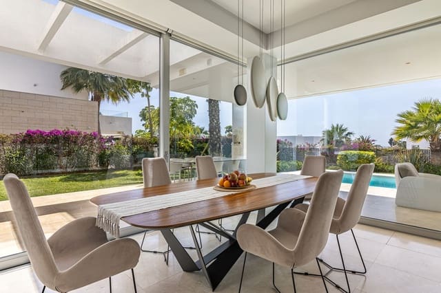 4 sovrum Villa till salu i Marbella med pool garage - 2 700 000 € (Ref: 9349243)