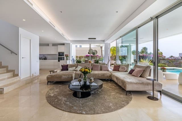 4 sovrum Villa till salu i Marbella med pool garage - 2 700 000 € (Ref: 9349243)