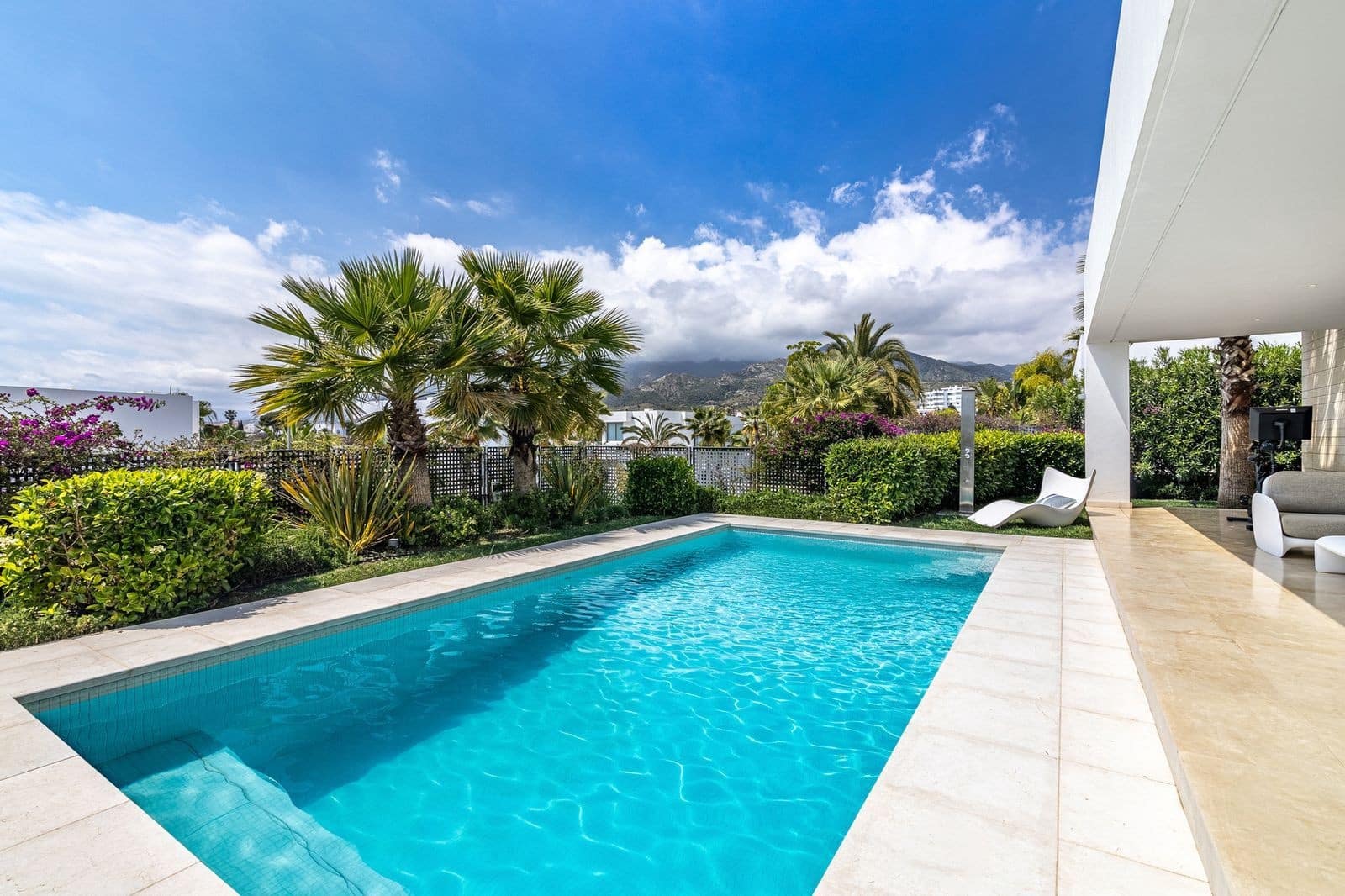 4 sovrum Villa till salu i Marbella med pool garage - 2 700 000 € (Ref: 9349243)