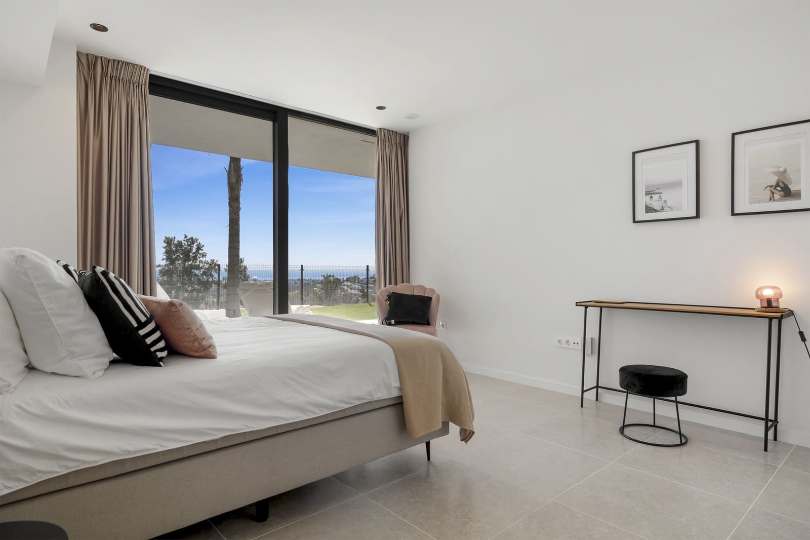 5 bedroom Villa for sale in Benahavis with pool garage - € 4,950,000 (Ref: 9353313)