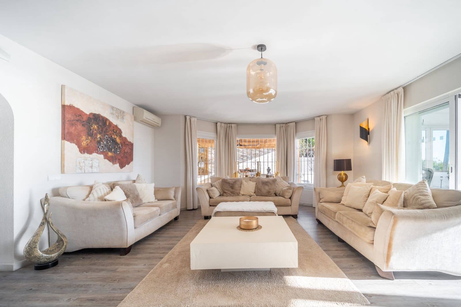 3 soveværelse Villa til salg i Calahonda med swimmingpool garage - € 995.000 (Ref: 9355609)