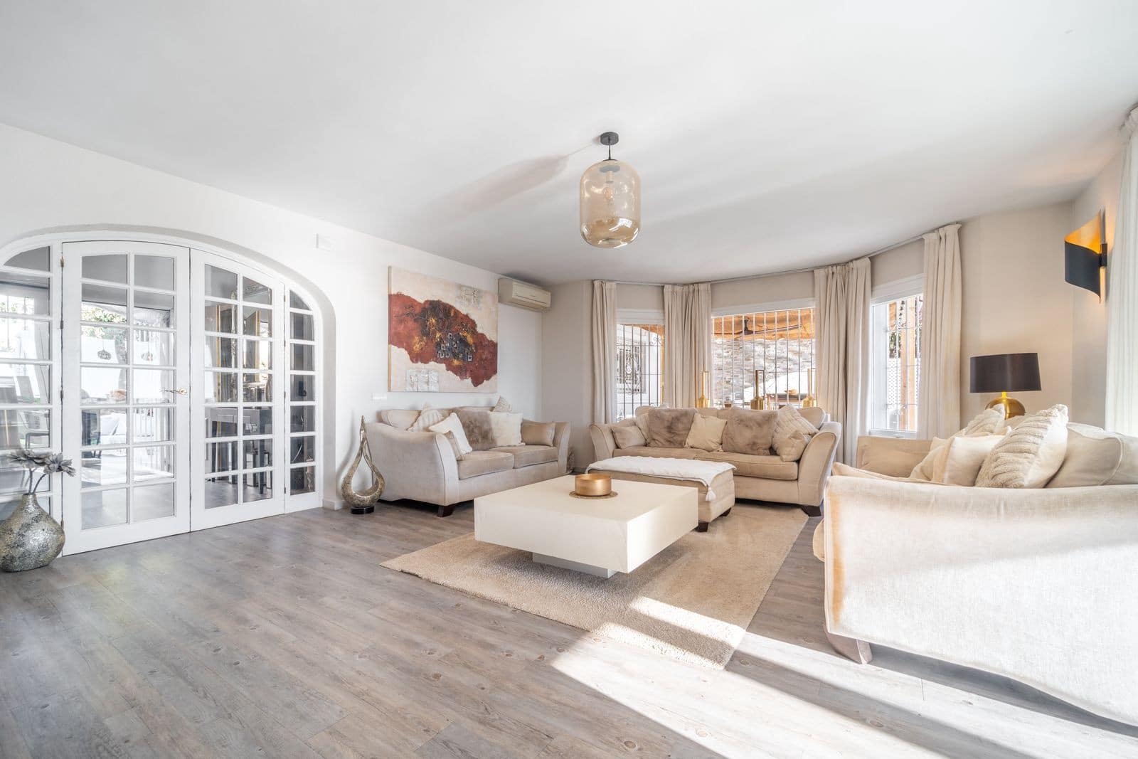 3 soveværelse Villa til salg i Calahonda med swimmingpool garage - € 995.000 (Ref: 9355609)