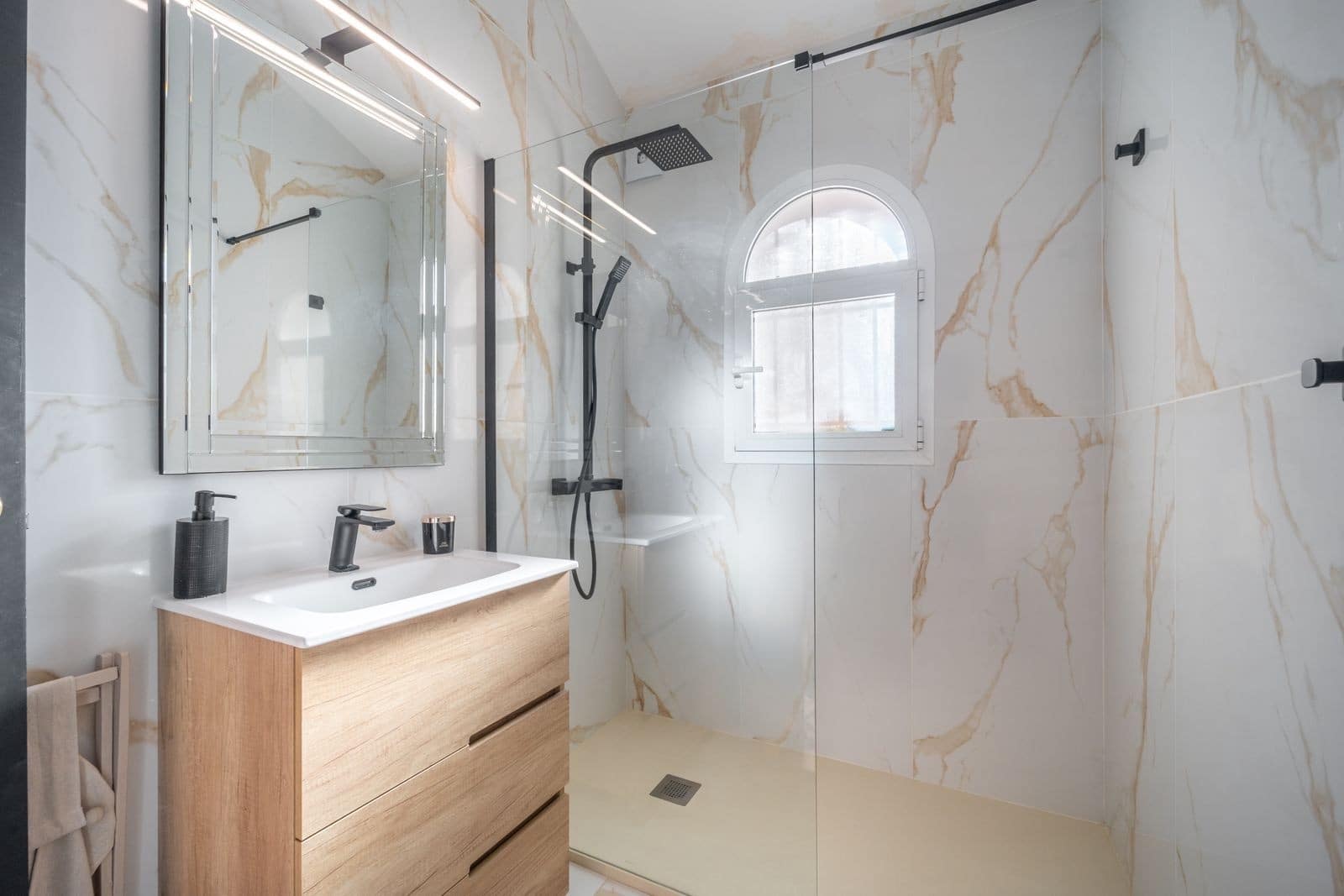 3 soveværelse Villa til salg i Calahonda med swimmingpool garage - € 995.000 (Ref: 9355609)