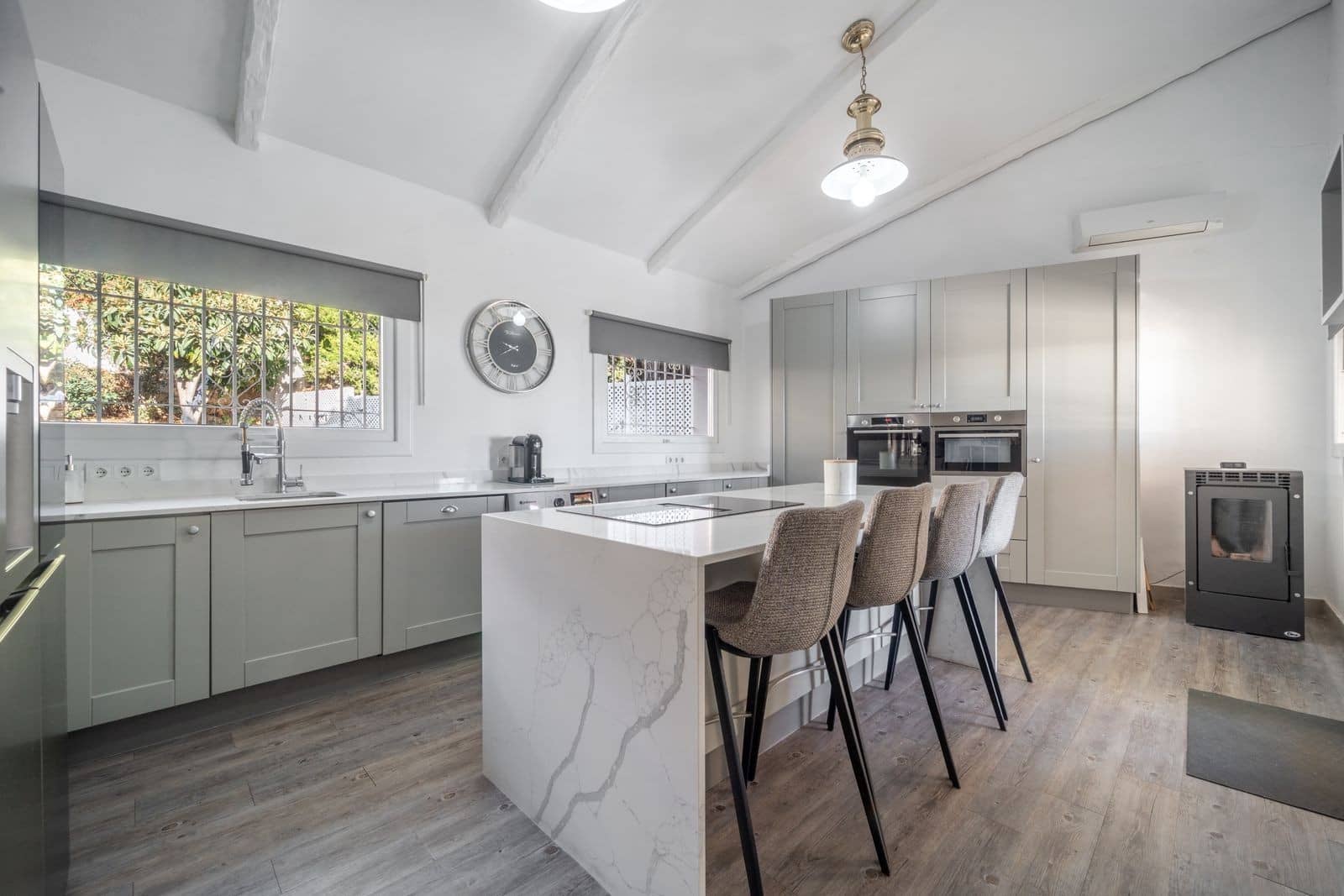 3 soveværelse Villa til salg i Calahonda med swimmingpool garage - € 995.000 (Ref: 9355609)