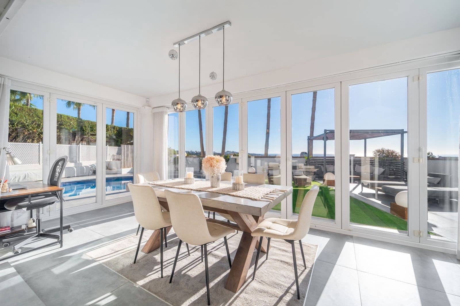 3 soveværelse Villa til salg i Calahonda med swimmingpool garage - € 995.000 (Ref: 9355609)