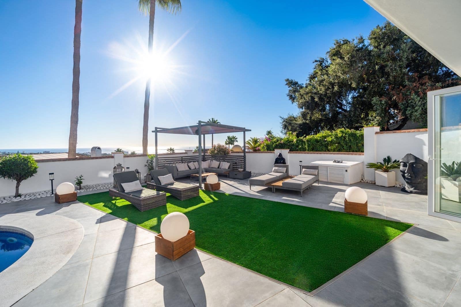 3 soveværelse Villa til salg i Calahonda med swimmingpool garage - € 995.000 (Ref: 9355609)