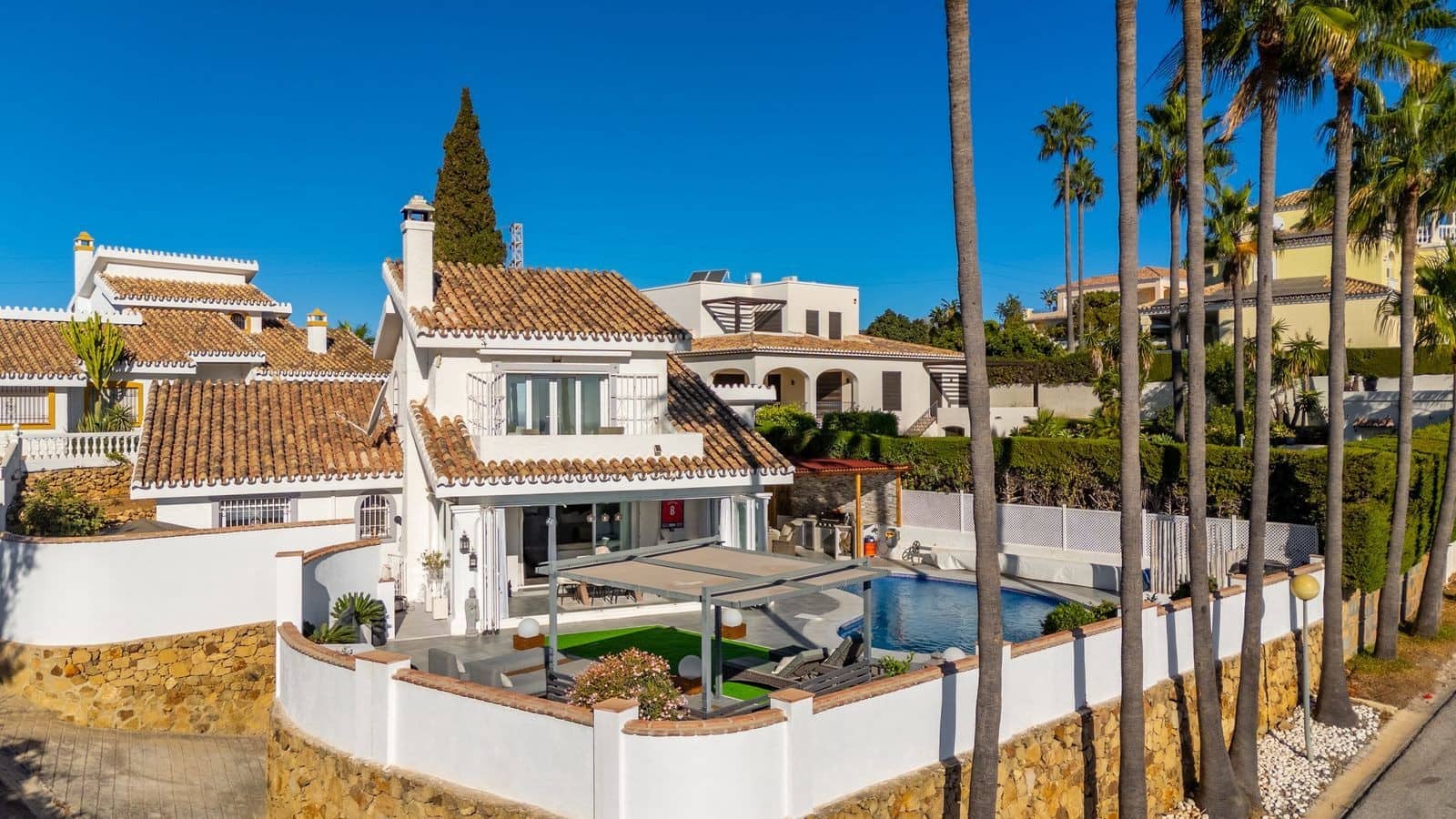 3 soveværelse Villa til salg i Calahonda med swimmingpool garage - € 995.000 (Ref: 9355609)