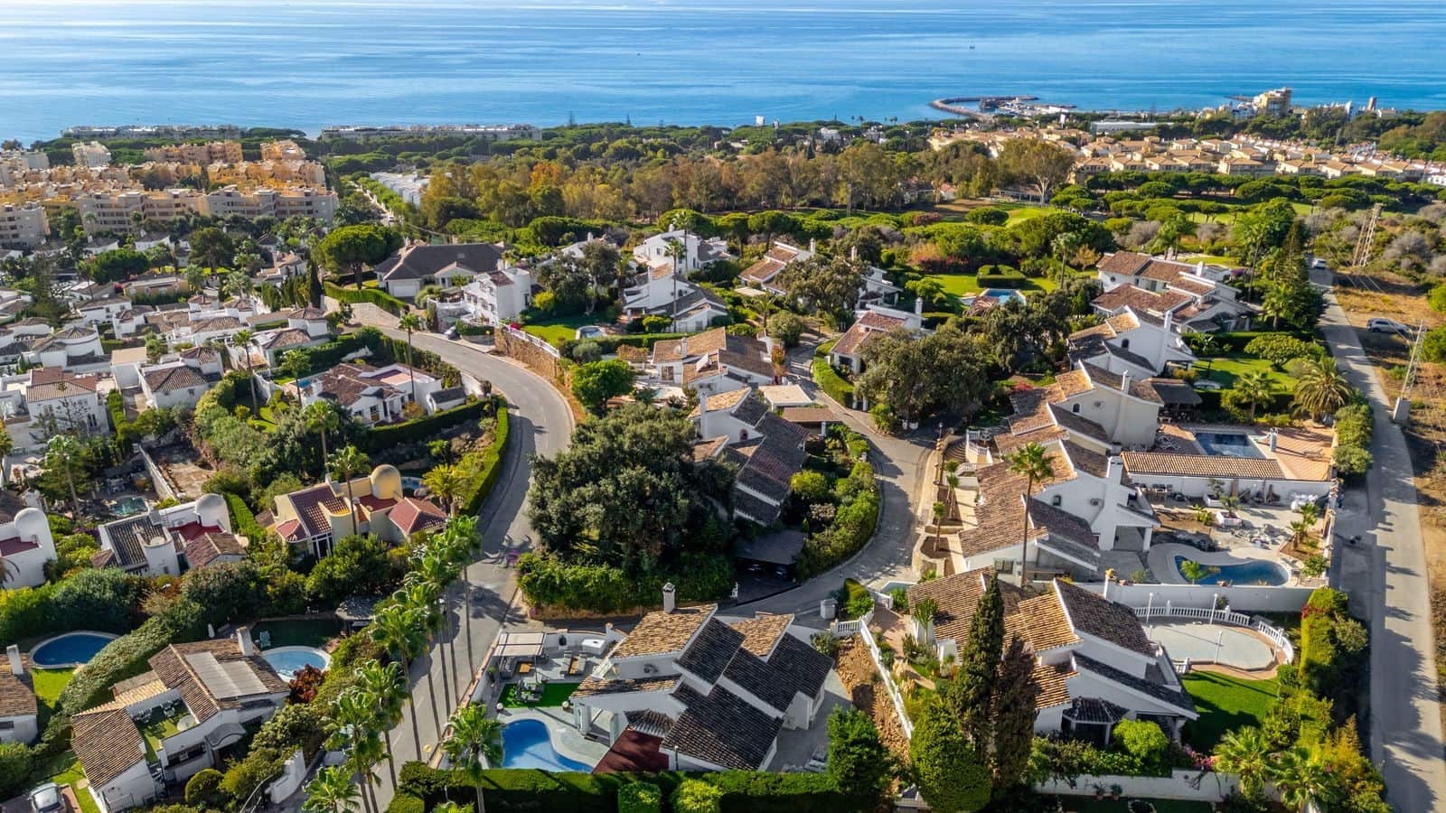 3 soveværelse Villa til salg i Calahonda med swimmingpool garage - € 995.000 (Ref: 9355609)