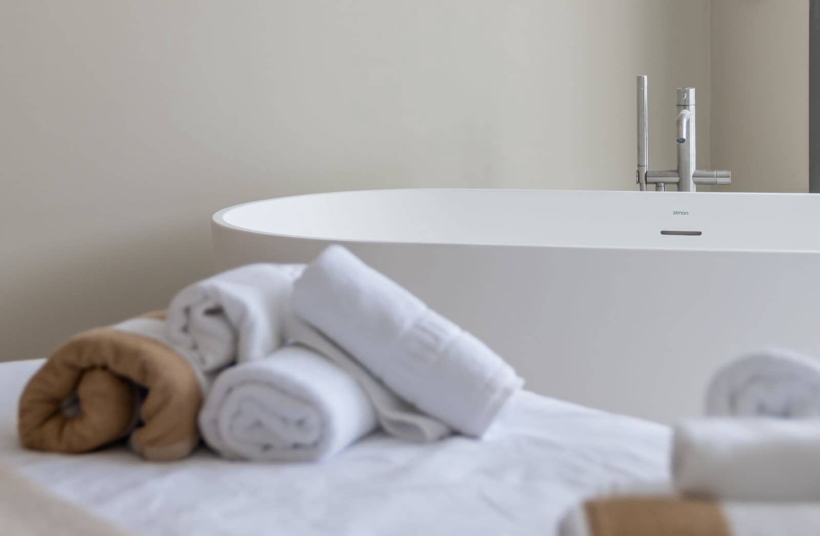 5 bedroom Villa for sale in Benahavis with pool garage - € 3,495,000 (Ref: 9355610)