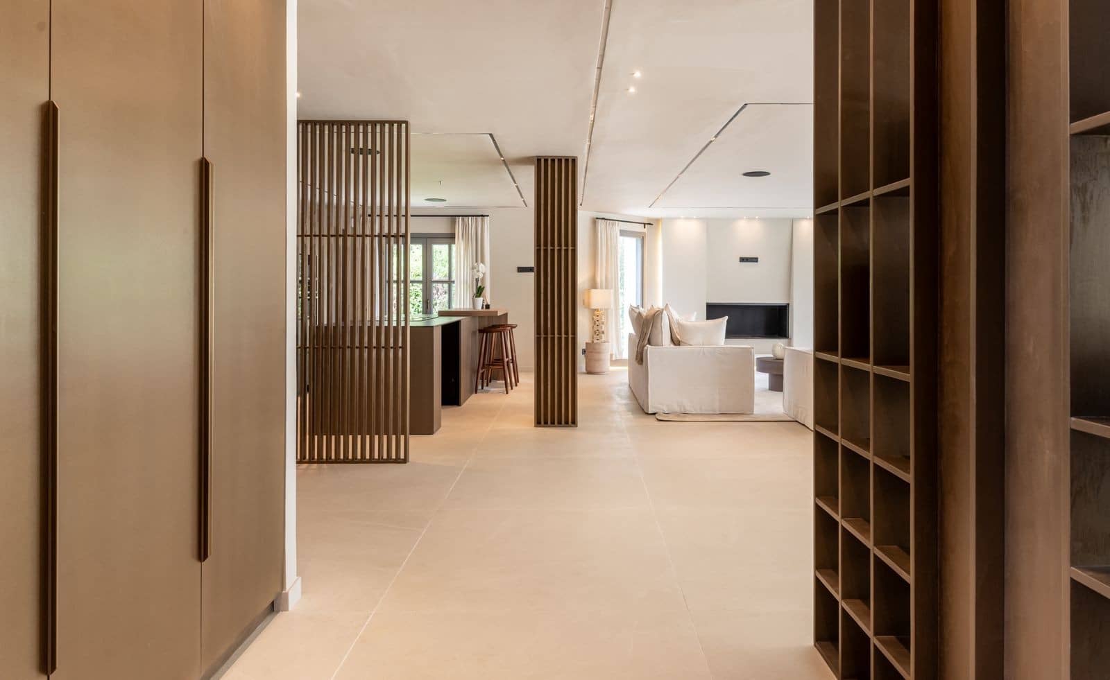 5 bedroom Villa for sale in Benahavis with pool garage - € 3,495,000 (Ref: 9355610)