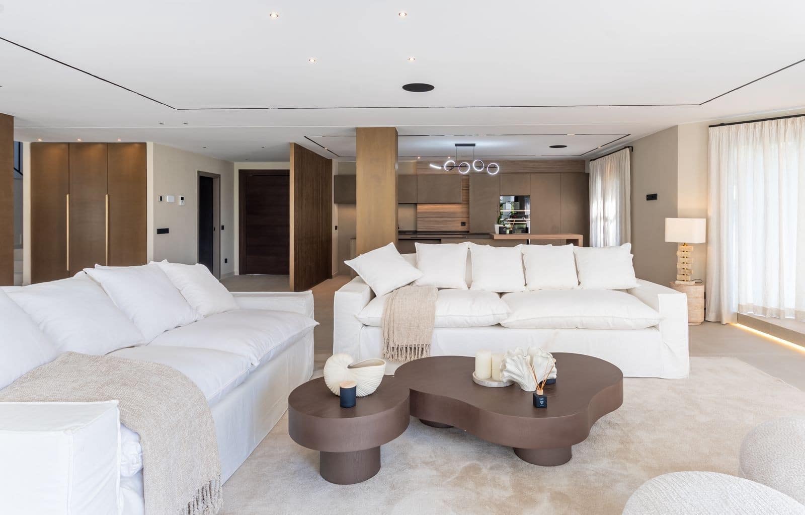 5 bedroom Villa for sale in Benahavis with pool garage - € 3,495,000 (Ref: 9355610)