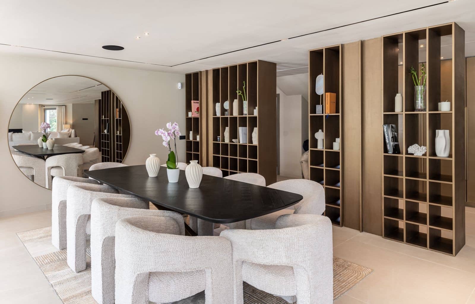 5 bedroom Villa for sale in Benahavis with pool garage - € 3,495,000 (Ref: 9355610)