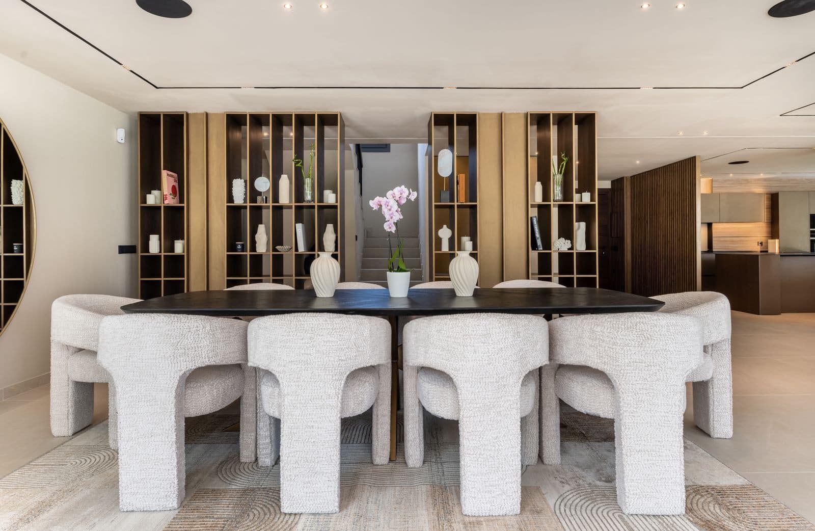 5 bedroom Villa for sale in Benahavis with pool garage - € 3,495,000 (Ref: 9355610)