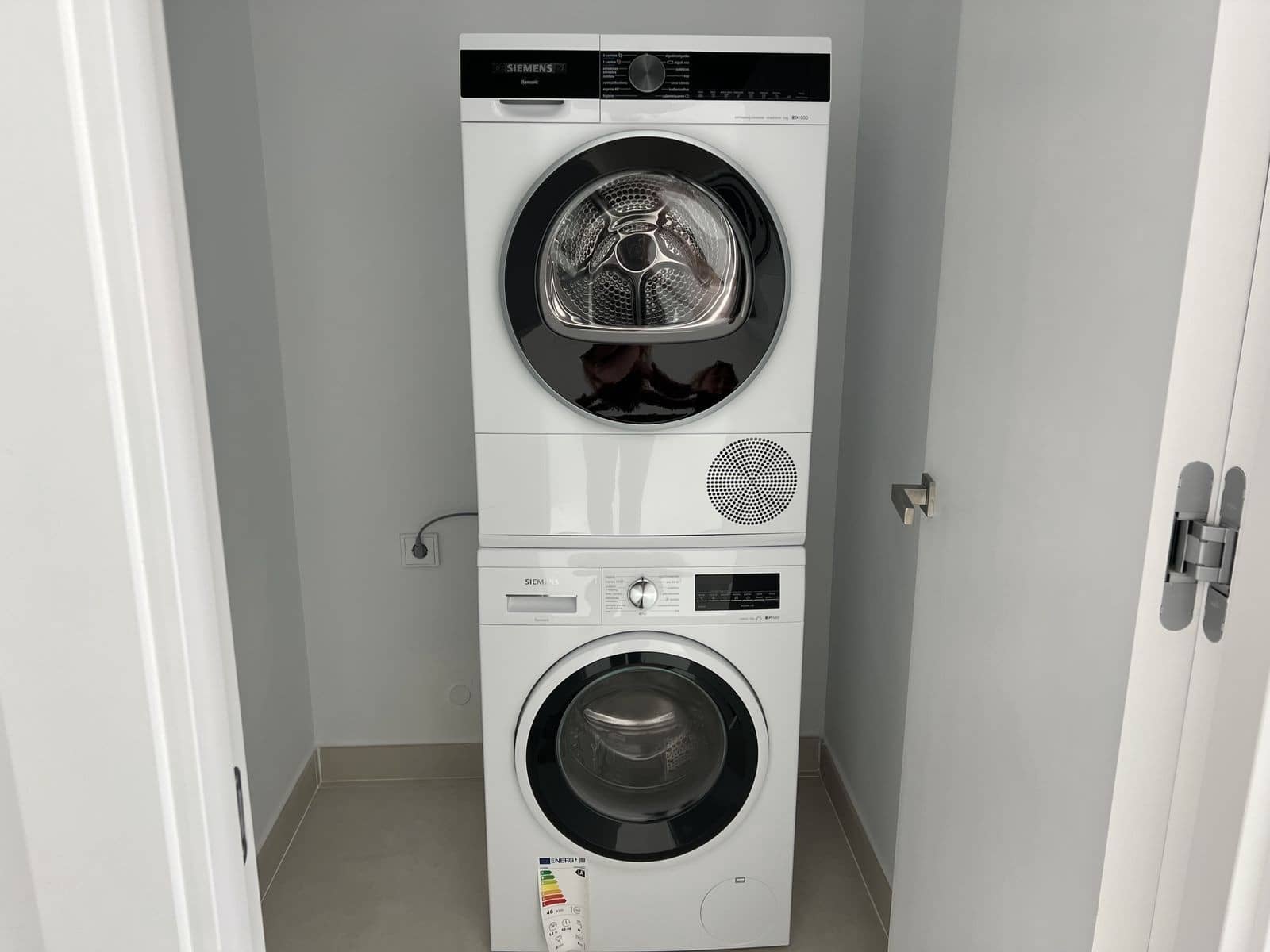 4 makuuhuone Huvila myytävänä paikassa Fuengirola mukana uima-altaan 
autotalli - 1 875 000 € (Ref: 9355611)