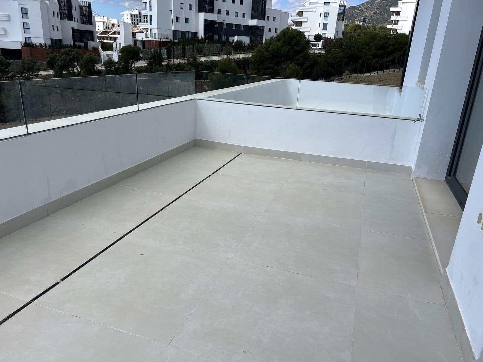 4 makuuhuone Huvila myytävänä paikassa Fuengirola mukana uima-altaan 
autotalli - 1 875 000 € (Ref: 9355611)