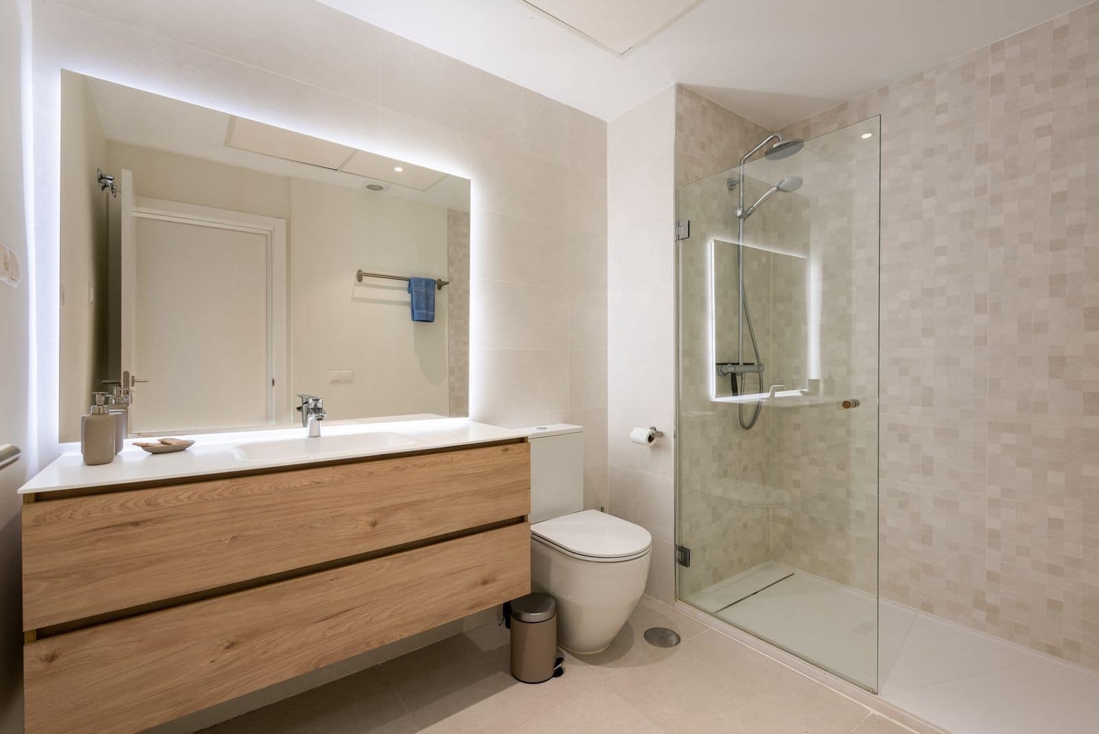3 soverom Penthouse til salgs i Estepona med svømmebasseng garasje - € 699 999 (Ref: 9355612)