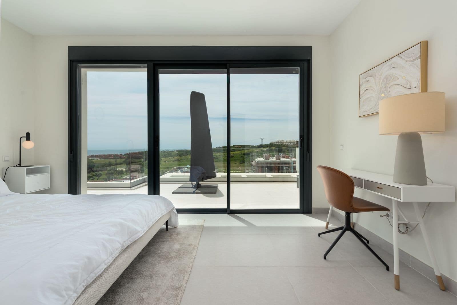 3 soverom Penthouse til salgs i Estepona med svømmebasseng garasje - € 699 999 (Ref: 9355612)